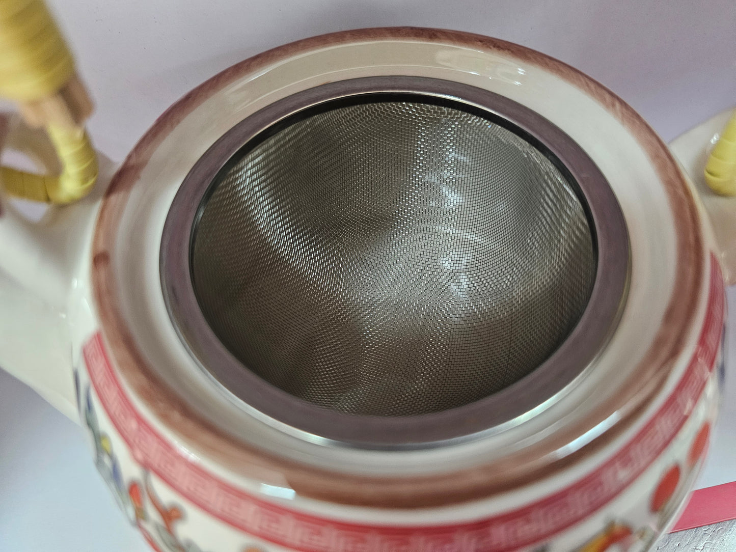 TEAPOT with own Strainer