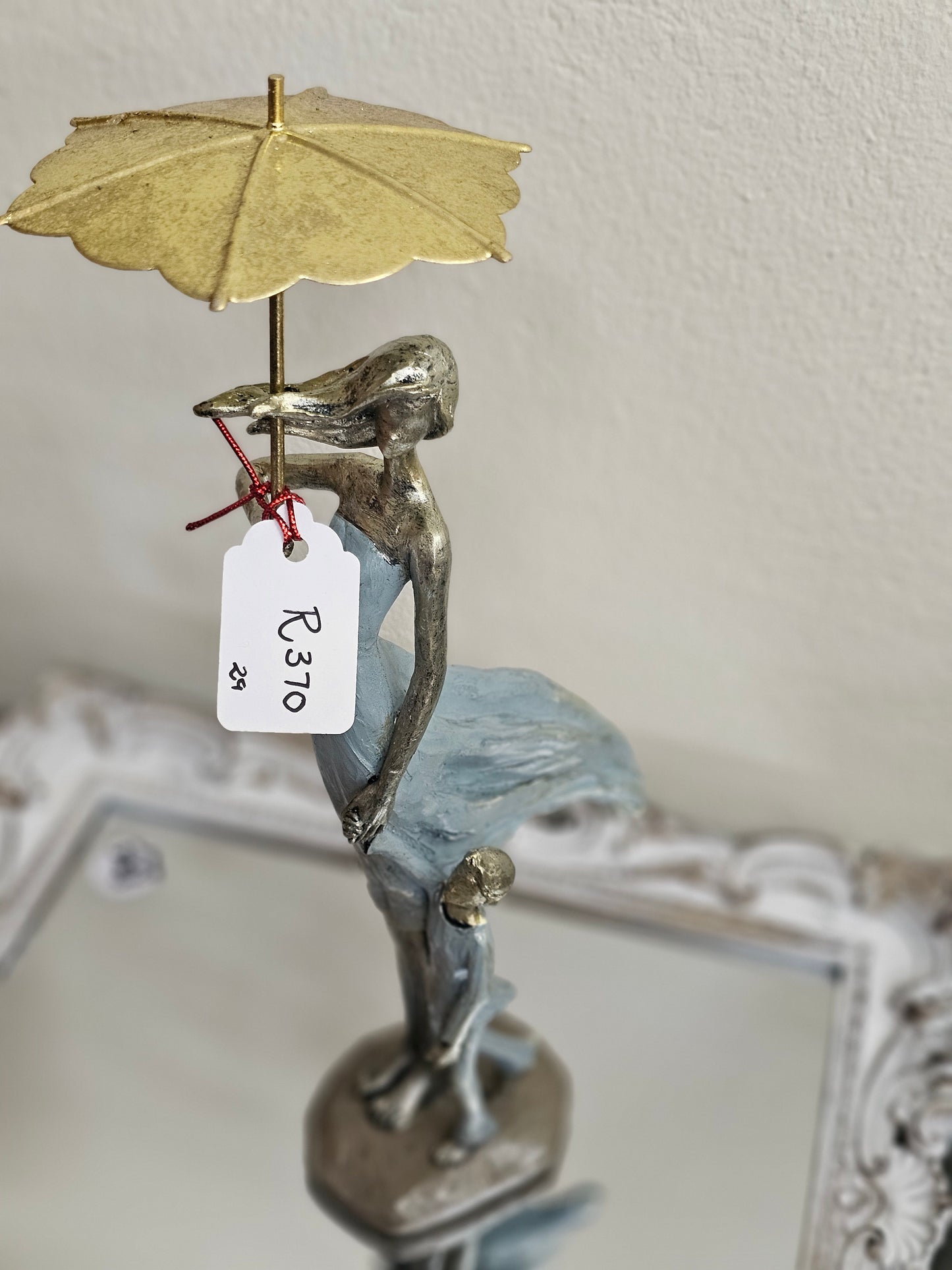 MOTHER & CHILD ORNAMENT WITH GOLDEN UMBRELLA