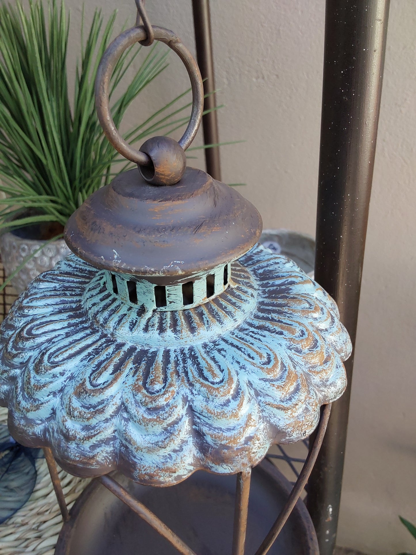 BIRD FEEDER