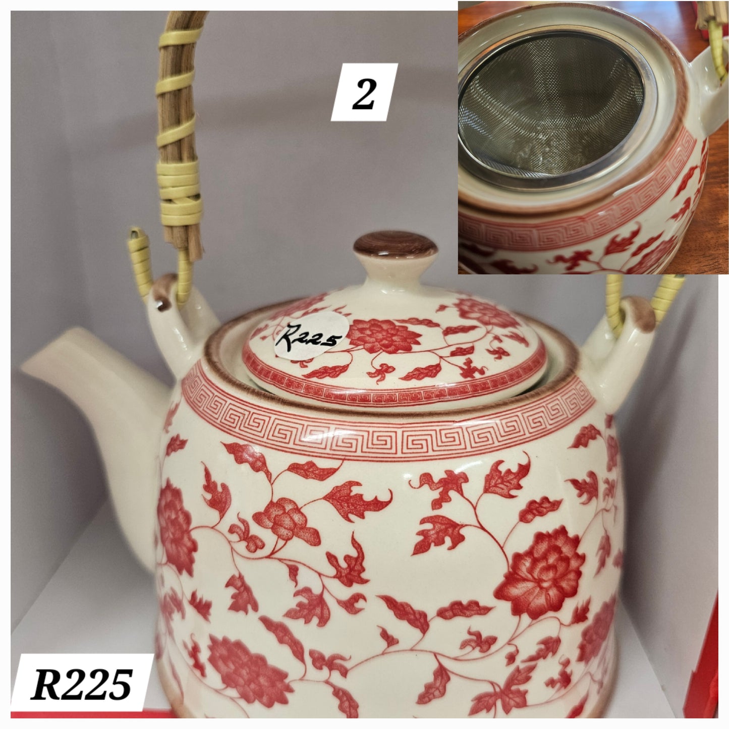 TEAPOT with own Strainer