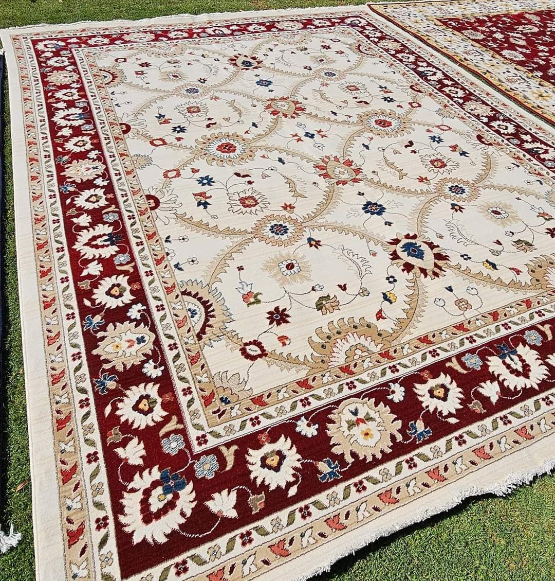 LARGE CARPET,  PERSIAN DESIGN,  MACHINE WEAVED