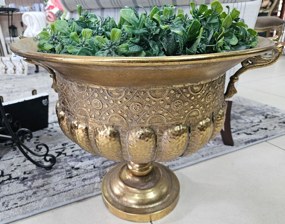 LARGE METAL POT