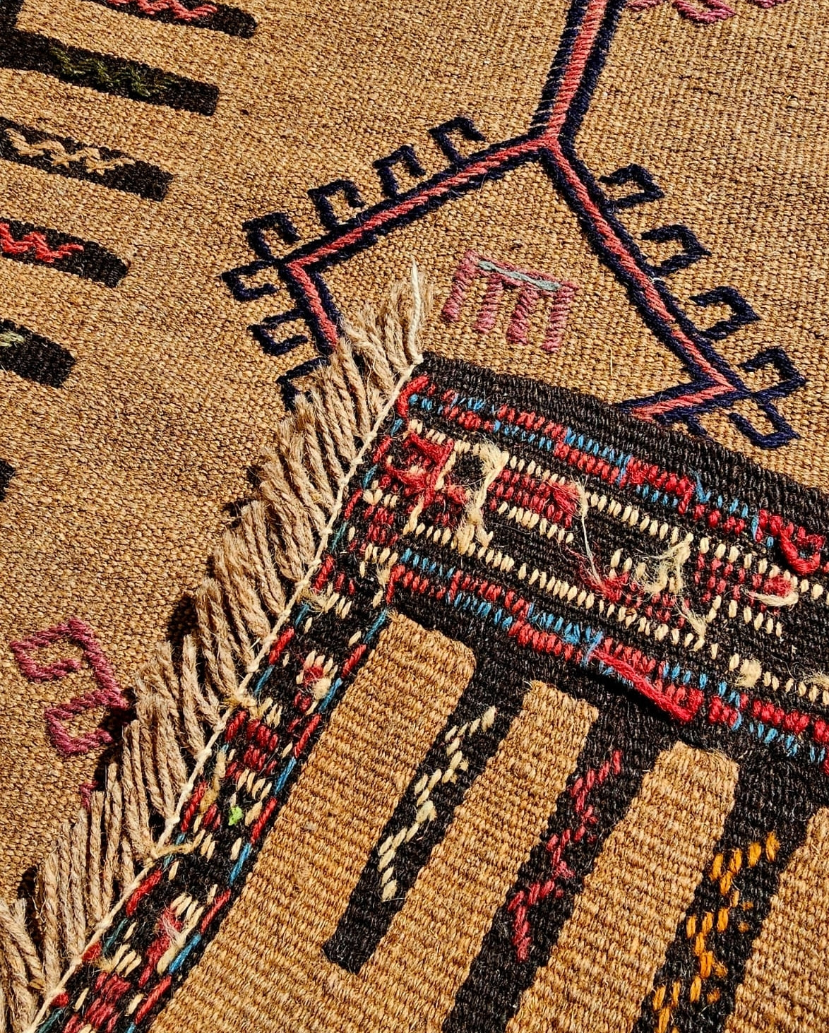 HANDMADE KELIM