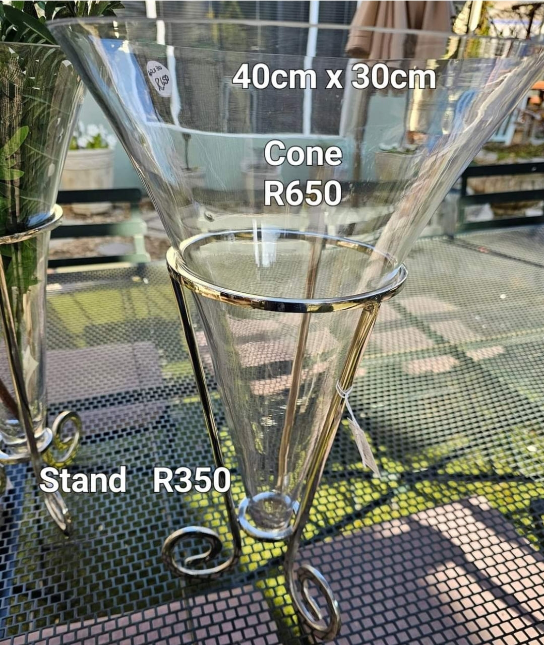 Metal stand - cone glass