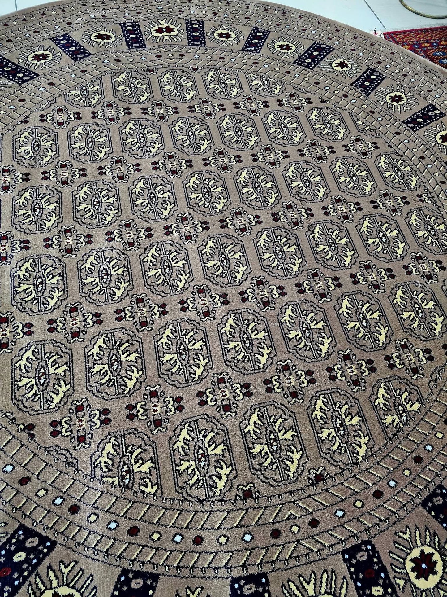 Round carpet