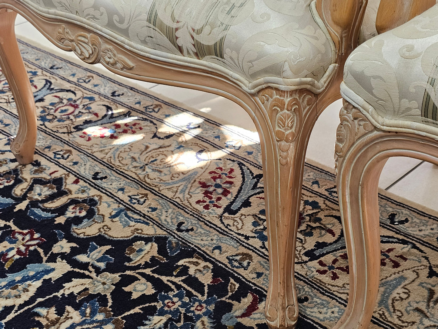 PERSIAN HANDKNOTTED CARPET