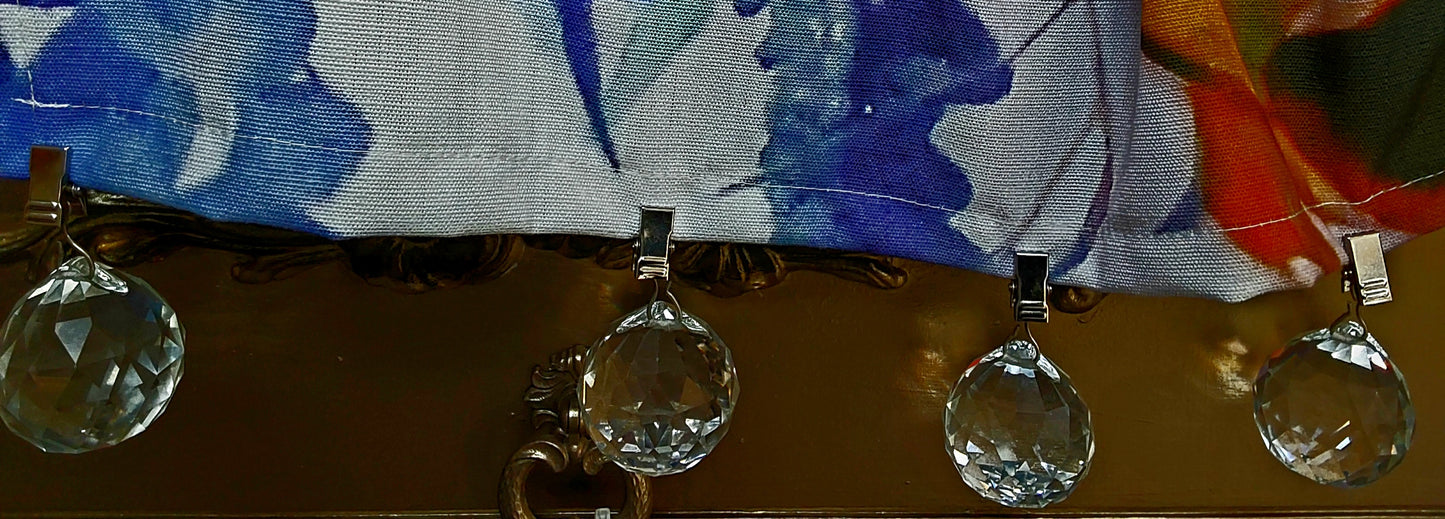 Tablecloth weights
