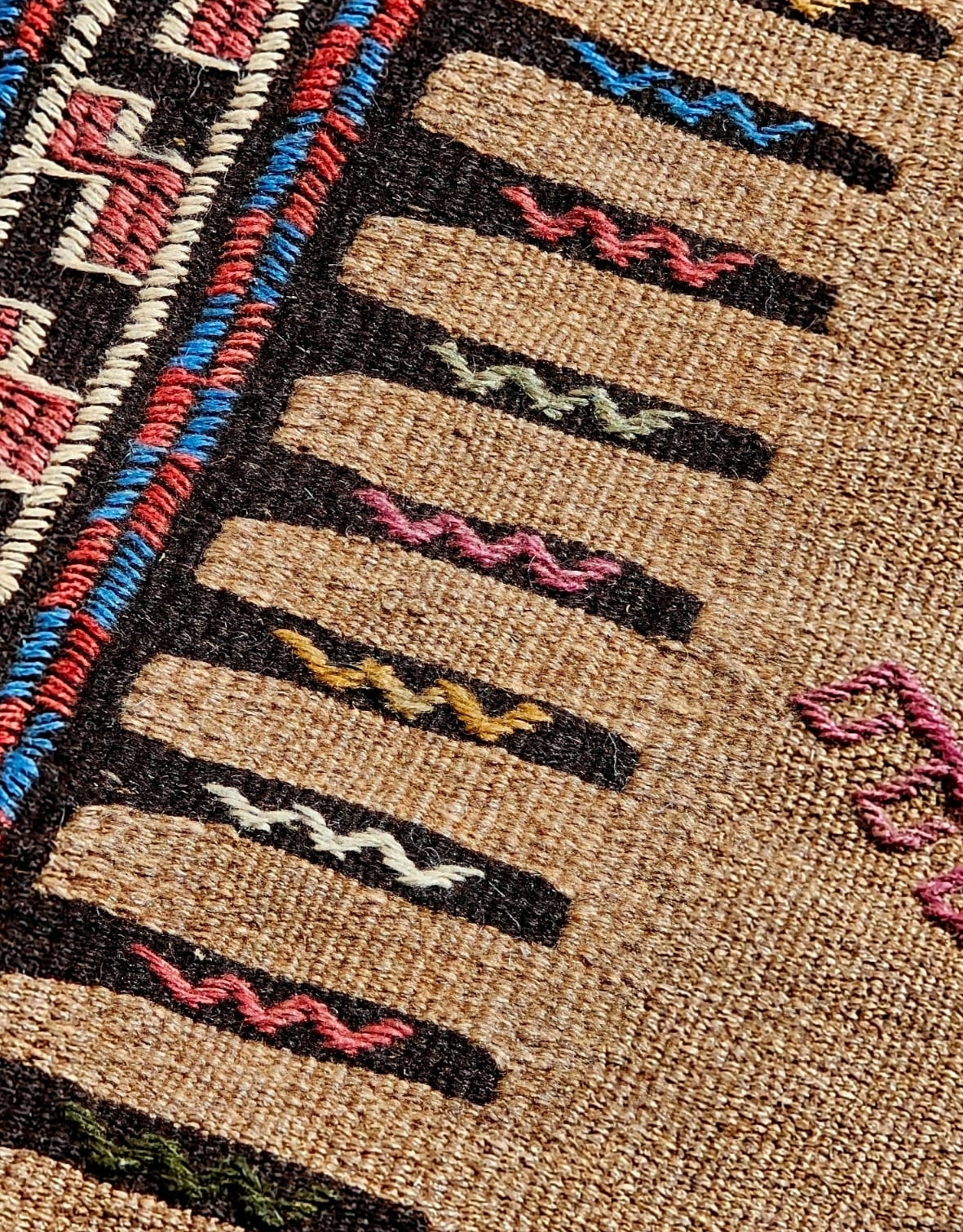 HANDMADE KELIM