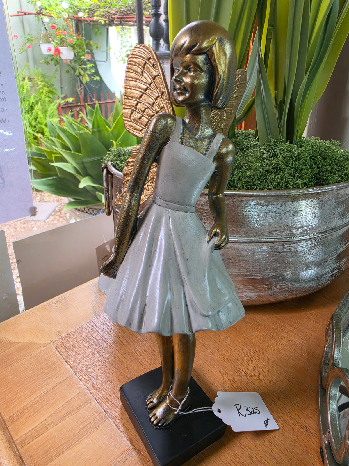 Angle statue